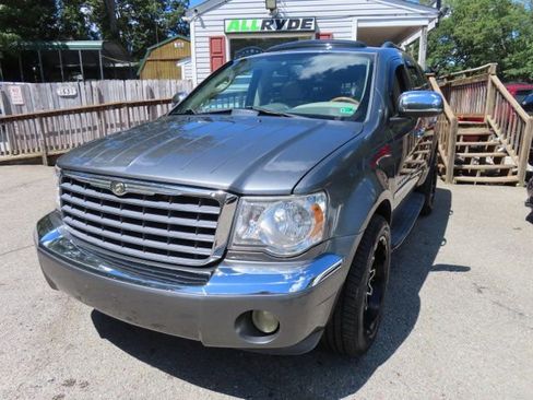 Used 2007 Chrysler Aspen Limited image 2