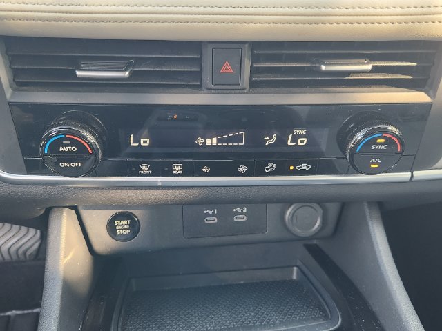Used 2025 Nissan Rogue SV AWD/4WD image 18