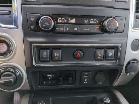 Used 2017 Nissan Titan PRO-4X w/ Pro-4x Convenience Package image 17