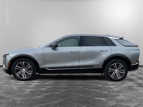 New 2025 Cadillac Lyriq Luxury image 2