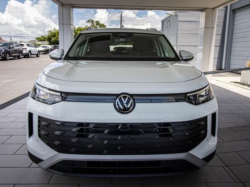 New 2026 Volkswagen Tiguan SE FWD image 8