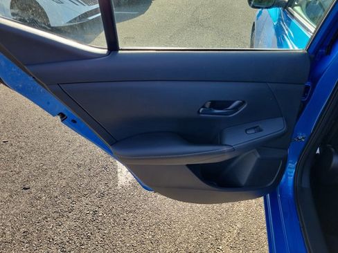 Used 2025 Nissan Sentra SV FWD image 12
