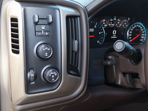 Certified 2019 GMC Sierra 2500 Denali w/ Duramax Plus Package AWD/4WD image 13