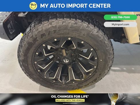 Used 2017 Jeep Wrangler Unlimited Rubicon w/ Quick Order Package 23Z Recon image 9