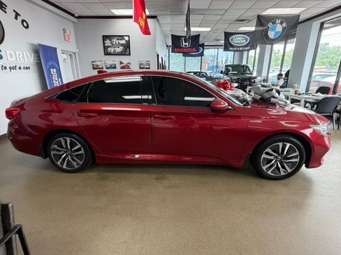 Used 2020 Honda Accord Hybrid image 12
