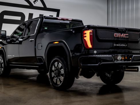 Used 2024 GMC Sierra 3500 Denali w/ Denali Reserve Package image 32