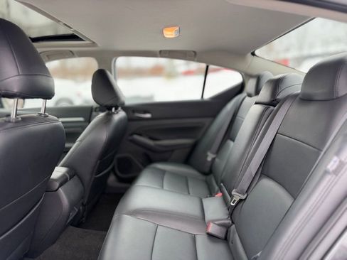 Used 2022 Nissan Altima 2.5 SV w/ SV Premium Package image 22