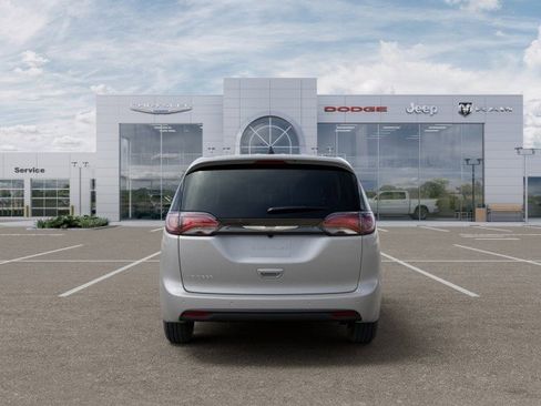 New 2026 Chrysler Voyager LX image 7