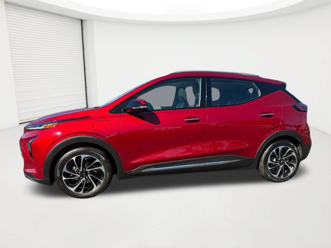 Used 2023 Chevrolet Bolt EUV Premier w/ Sun & Sound Package FWD image 8