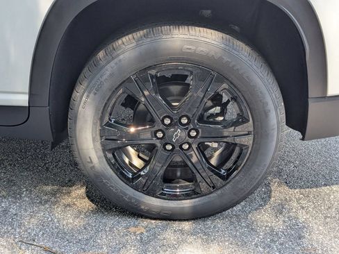 New 2027 Chevrolet Traverse LT w/ Midnight/Sport Edition FWD image 8