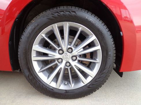 Used 2015 Toyota Corolla LE Premium FWD image 8