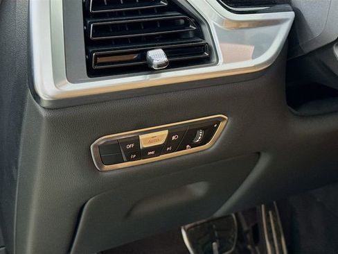 Used 2023 BMW X7 xDrive40i w/ M Sport Package image 10