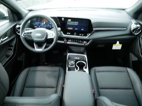 New 2027 Chevrolet Equinox LT w/ Convenience Package II AWD/4WD image 6