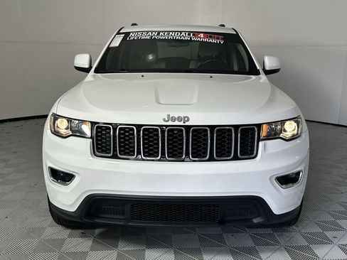 Used 2021 Jeep Grand Cherokee Laredo RWD image 3