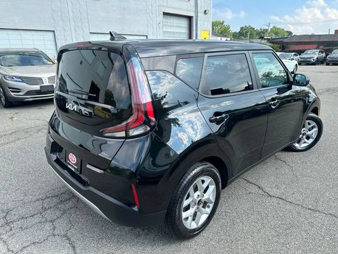 Used 2023 Kia Soul LX w/ LX Technology Package FWD image 6