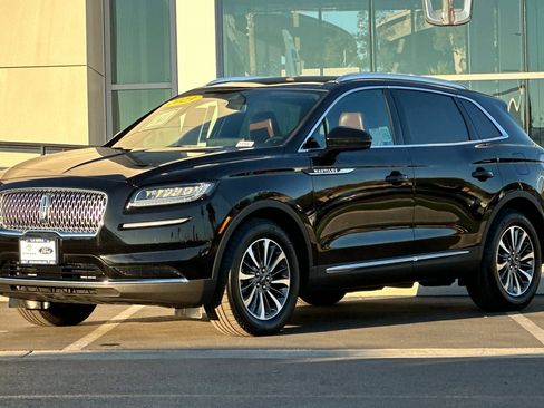 Used 2023 Lincoln Nautilus Reserve w/ Luxury Package image 7