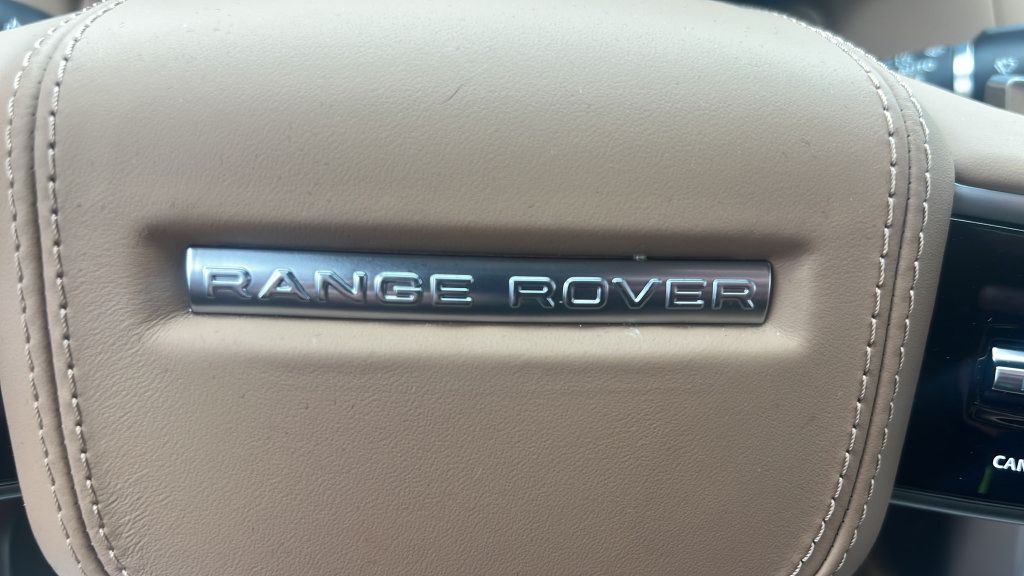 Used 2025 Land Rover Range Rover Long Wheelbase Autobiography AWD/4WD image 33