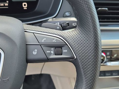 Certified 2025 Audi Q5 2.0T Premium Plus image 22