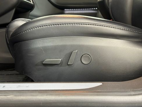 Used 2020 Tesla Model S Long Range Plus image 11