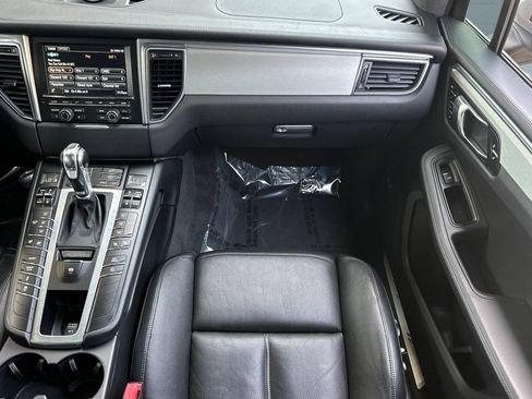 Used 2015 Porsche Macan Turbo AWD/4WD image 29