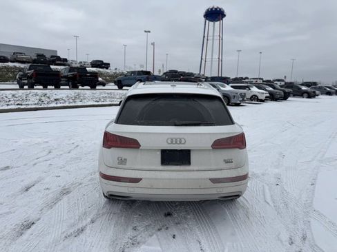 Used 2018 Audi Q5 2.0T Premium Plus w/ Premium Plus Package image 4