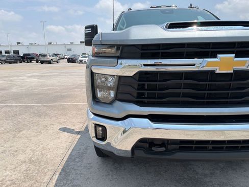Used 2024 Chevrolet Silverado 2500 LT AWD/4WD image 20