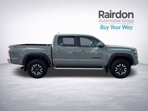 Used 2023 Toyota Tacoma TRD Off-Road w/ Black Out Package (TMS) AWD/4WD image 10