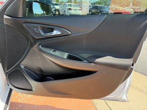 Used 2023 Chevrolet Malibu LS FWD image 18