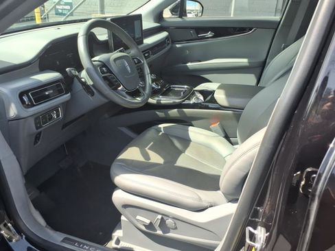 Used 2022 Lincoln Nautilus Reserve image 12