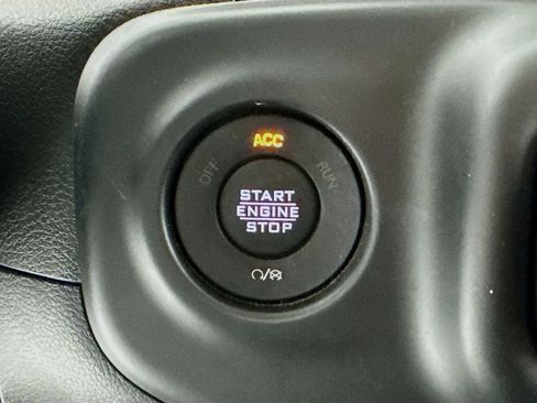 Used 2023 Jeep Gladiator Overland image 35