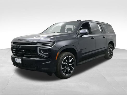 Used 2025 Chevrolet Suburban RST image 1