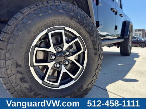 Used 2025 Jeep Gladiator Rubicon AWD/4WD image 6