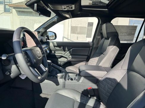 New 2026 Toyota 4Runner TRD Off-Road Premium AWD/4WD image 10
