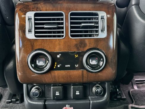 Used 2021 Land Rover Range Rover AWD/4WD image 17
