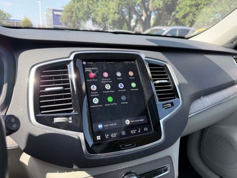 Certified 2024 Volvo XC90 B6 Plus AWD/4WD image 18
