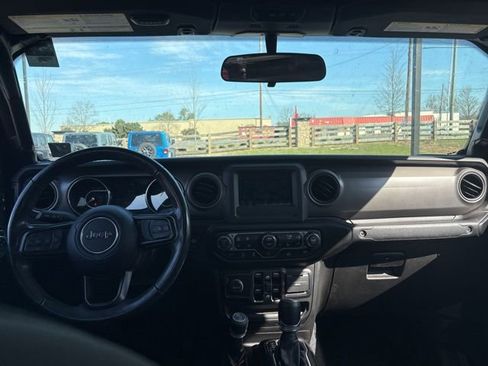 Used 2022 Jeep Gladiator Willys image 20