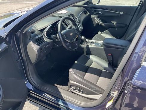 Used 2017 Chevrolet Impala LT w/ Convenience Package FWD image 8
