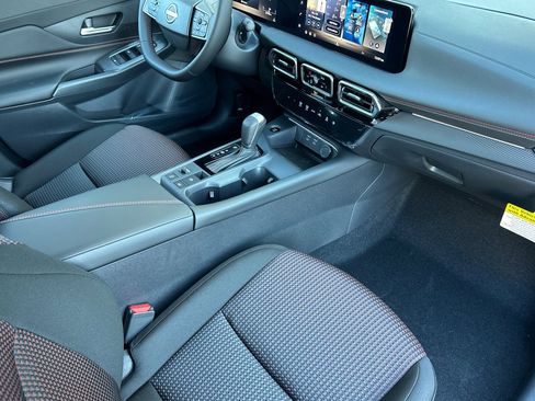 New 2026 Nissan Sentra SR w/ Floor Mat Package image 12