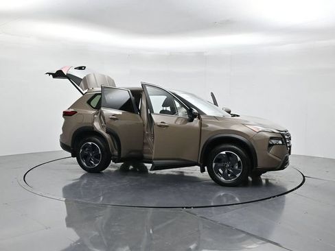 Used 2025 Nissan Rogue SV FWD image 51