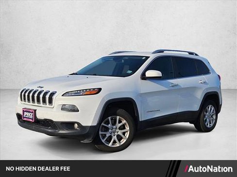 Used 2017 Jeep Cherokee Latitude FWD image 1