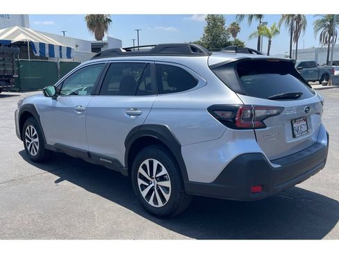 Certified 2025 Subaru Outback Premium AWD/4WD image 3