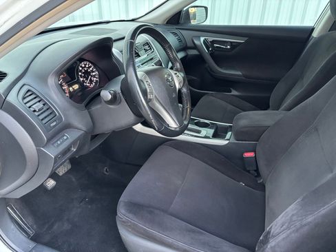 Used 2013 Nissan Altima 2.5 SV image 16