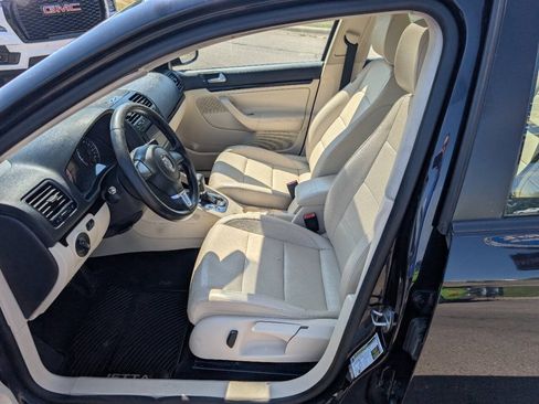 Used 2010 Volkswagen Jetta Wolfsburg Edition FWD image 9
