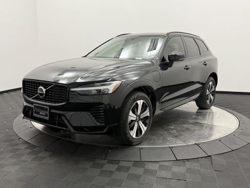 Used 2025 Volvo XC60 T8 Core w/ Protection Package Premier AWD/4WD image 3
