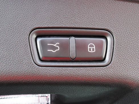 Used 2023 Maserati Grecale GT image 59