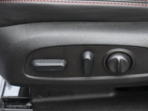 Used 2022 Chevrolet Equinox RS w/ RS Leather Package image 23