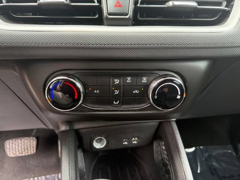 Used 2024 Chevrolet TrailBlazer LS FWD image 25
