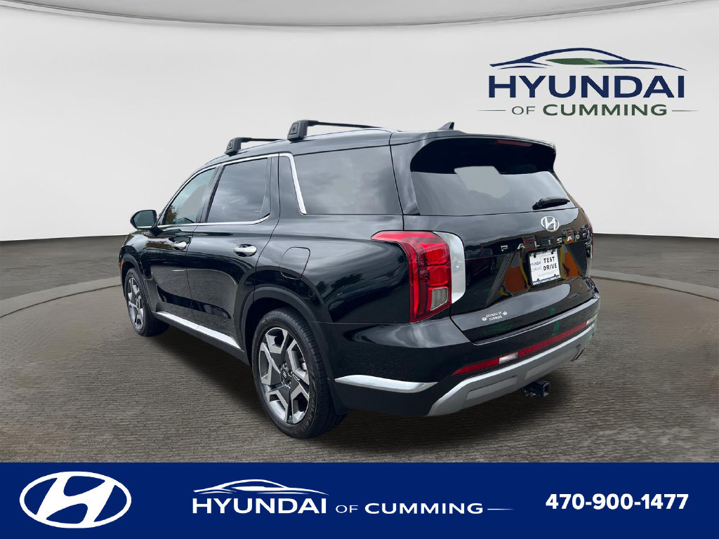 Used 2023 Hyundai Palisade Limited w/ Winter Package FWD image 6