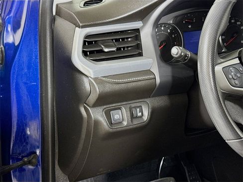 Used 2023 GMC Acadia SLE w/ Driver Convenience Package image 8