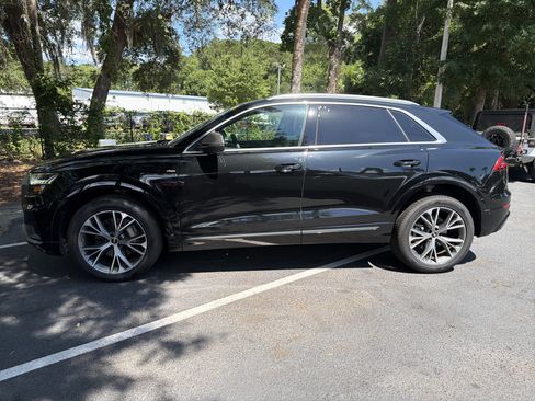 Used 2023 Audi Q8 Premium Plus AWD/4WD image 6